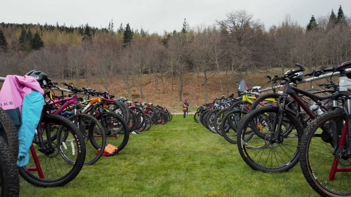 duathlon-bikes-in-a-row-scaled.jpg